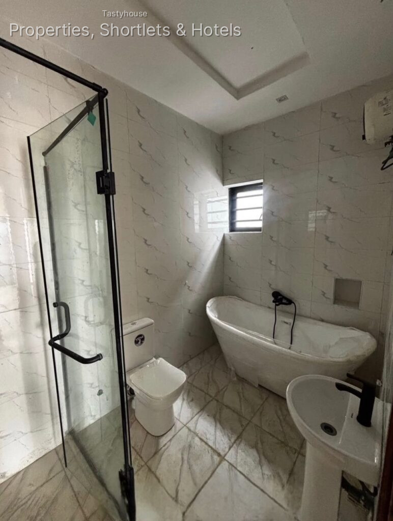 4 Bedrooms Semi Detached Duplex + BỌ