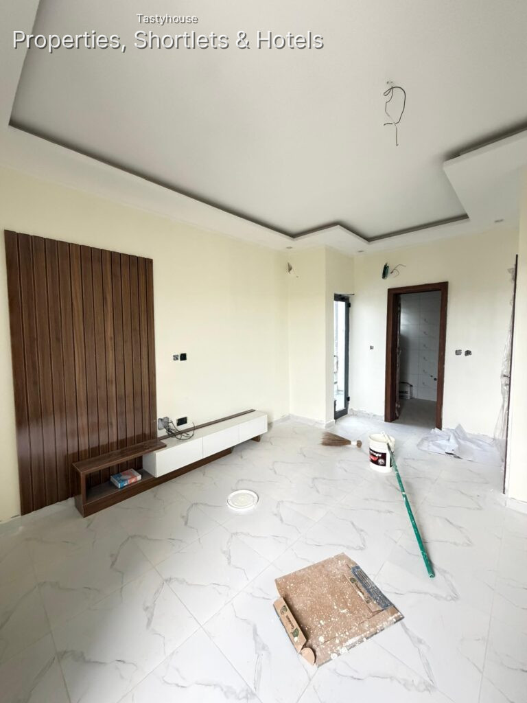 4 Bedrooms Semi Detached Duplex + BỌ