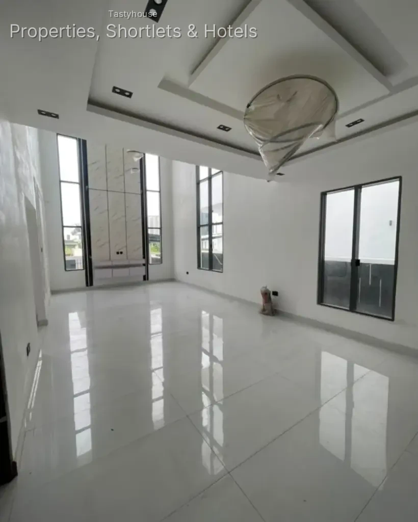 5-BEDROOM FULLY DETACHED DUPLEX