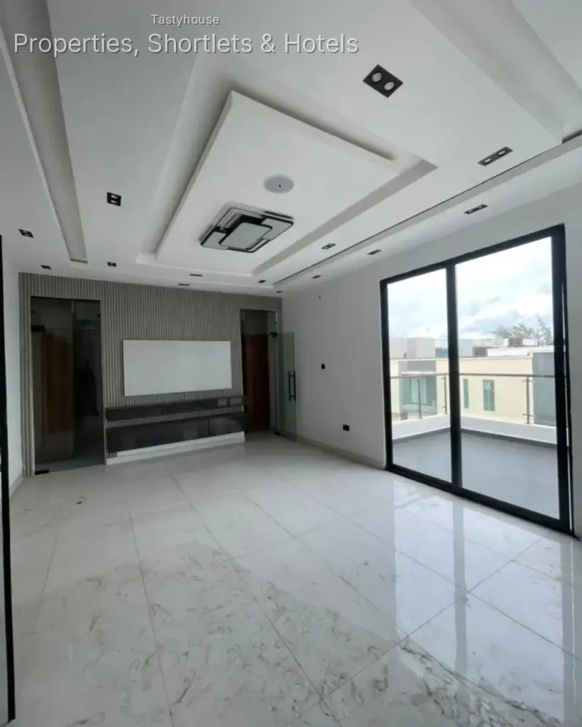 5-BEDROOM FULLY DETACHED DUPLEX
