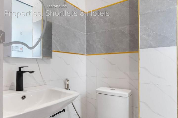 Fully Furnished 2 Bedroom