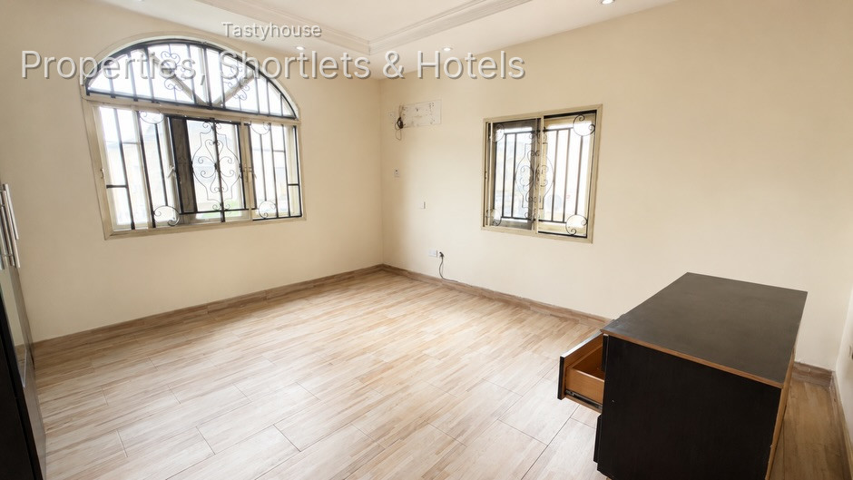 4 Bedroom Semi Detached