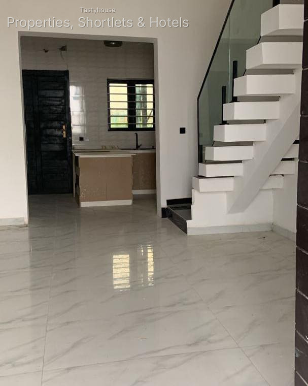 Self compound 3bed terrace with bq