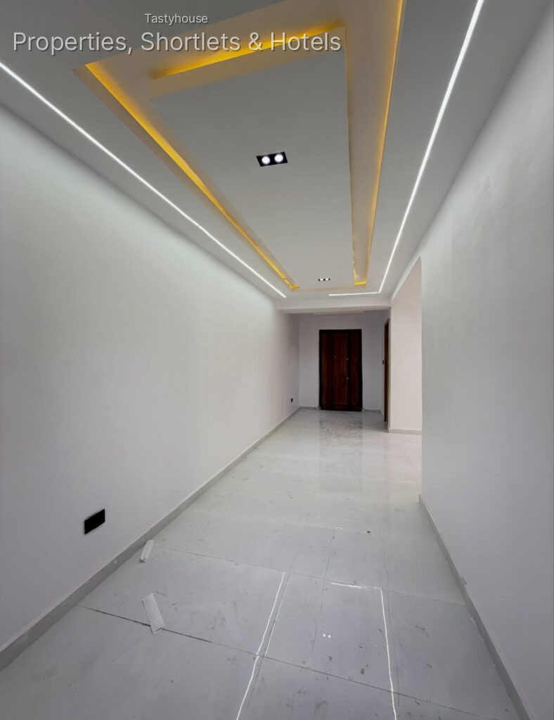 LUXURY 2-BEDROOM APARTMENT