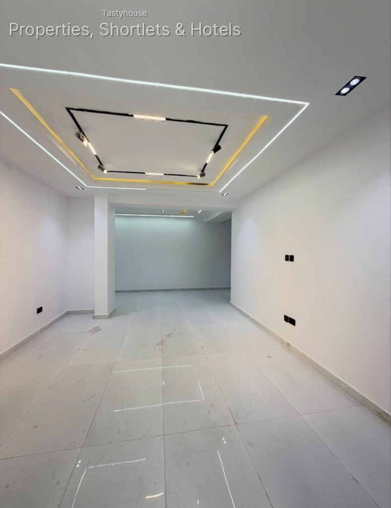 LUXURY 2-BEDROOM APARTMENT