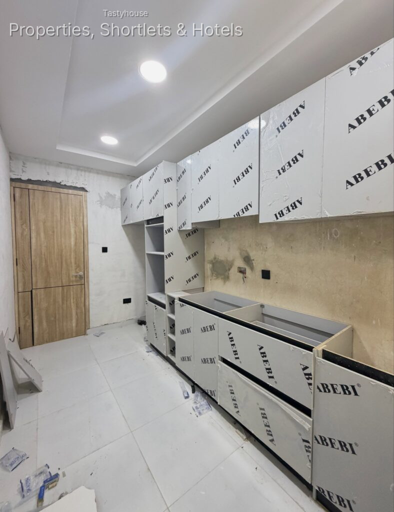 LUXURY 2-BEDROOM APARTMENT