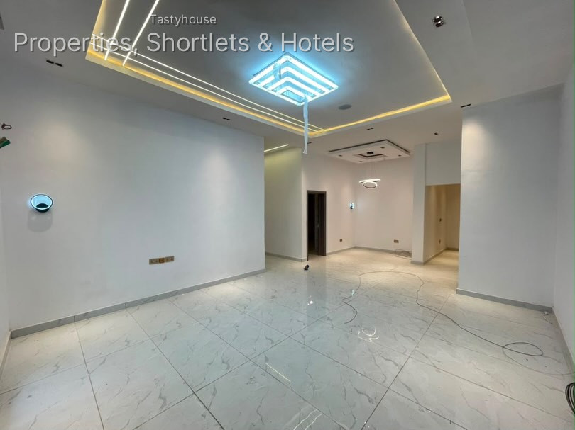 4 Spacious Bedrooms-Boys’ Quarters (BQ)Swimming pool