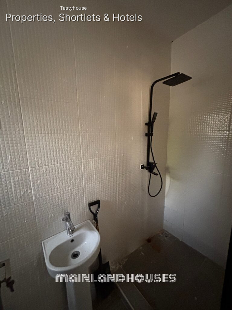 Four bedroom fully detached duplex