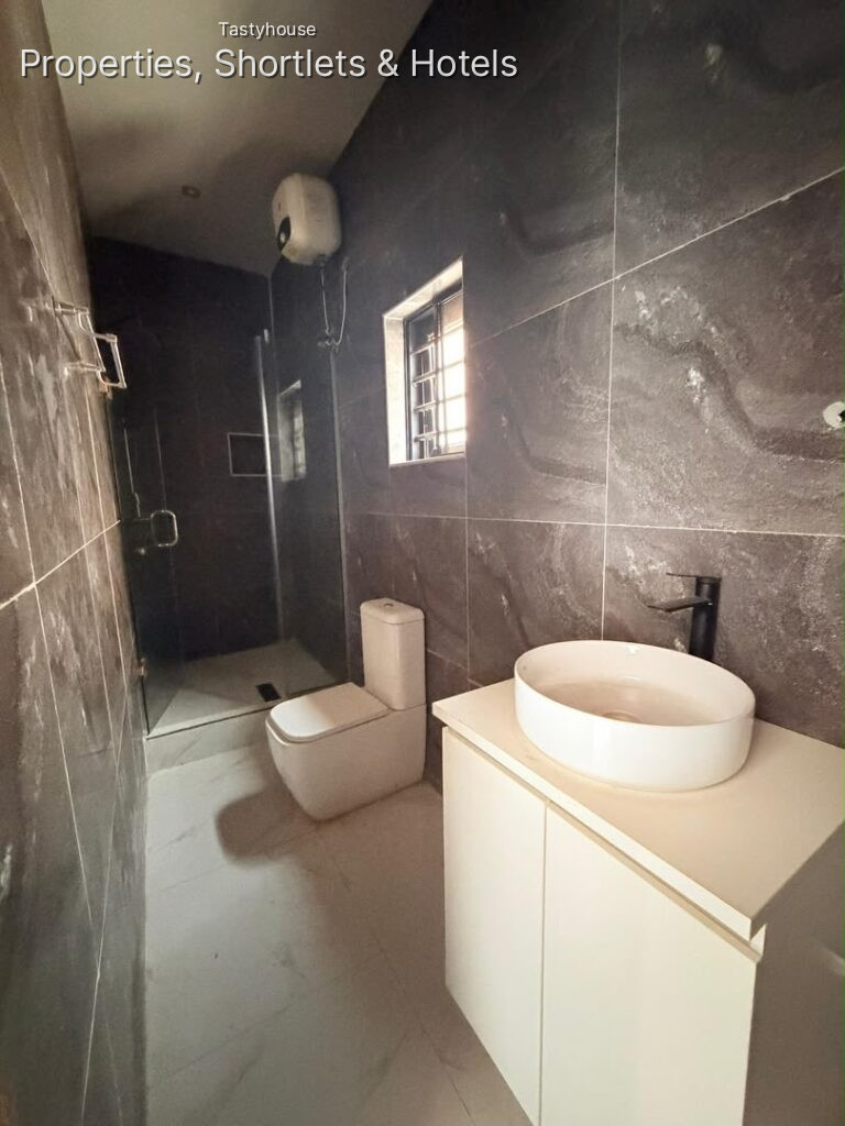 4-Bedroom Fully Detached Duplexwith BỌ
