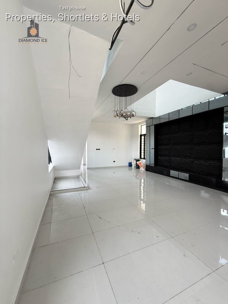 MASTER PIECE IS OF 5 BEDROOM DUPLEX