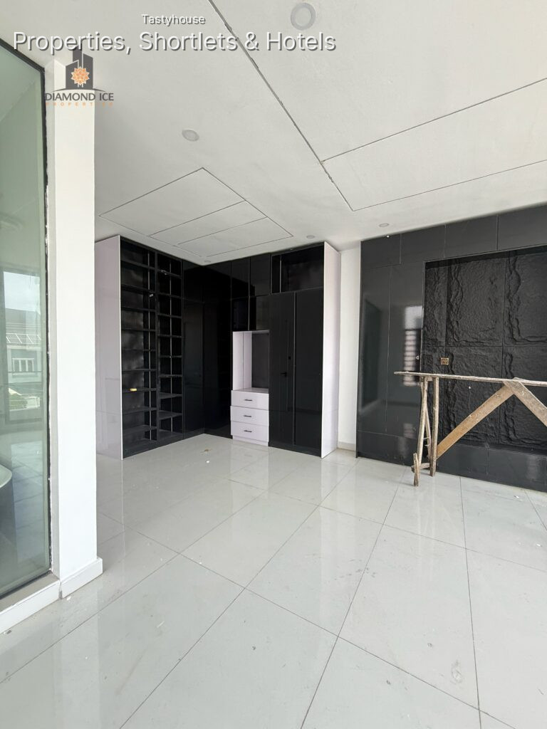 MASTER PIECE IS OF 5 BEDROOM DUPLEX
