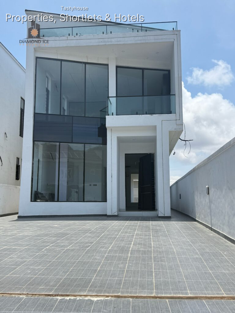 MASTER PIECE IS OF 5 BEDROOM DUPLEX
