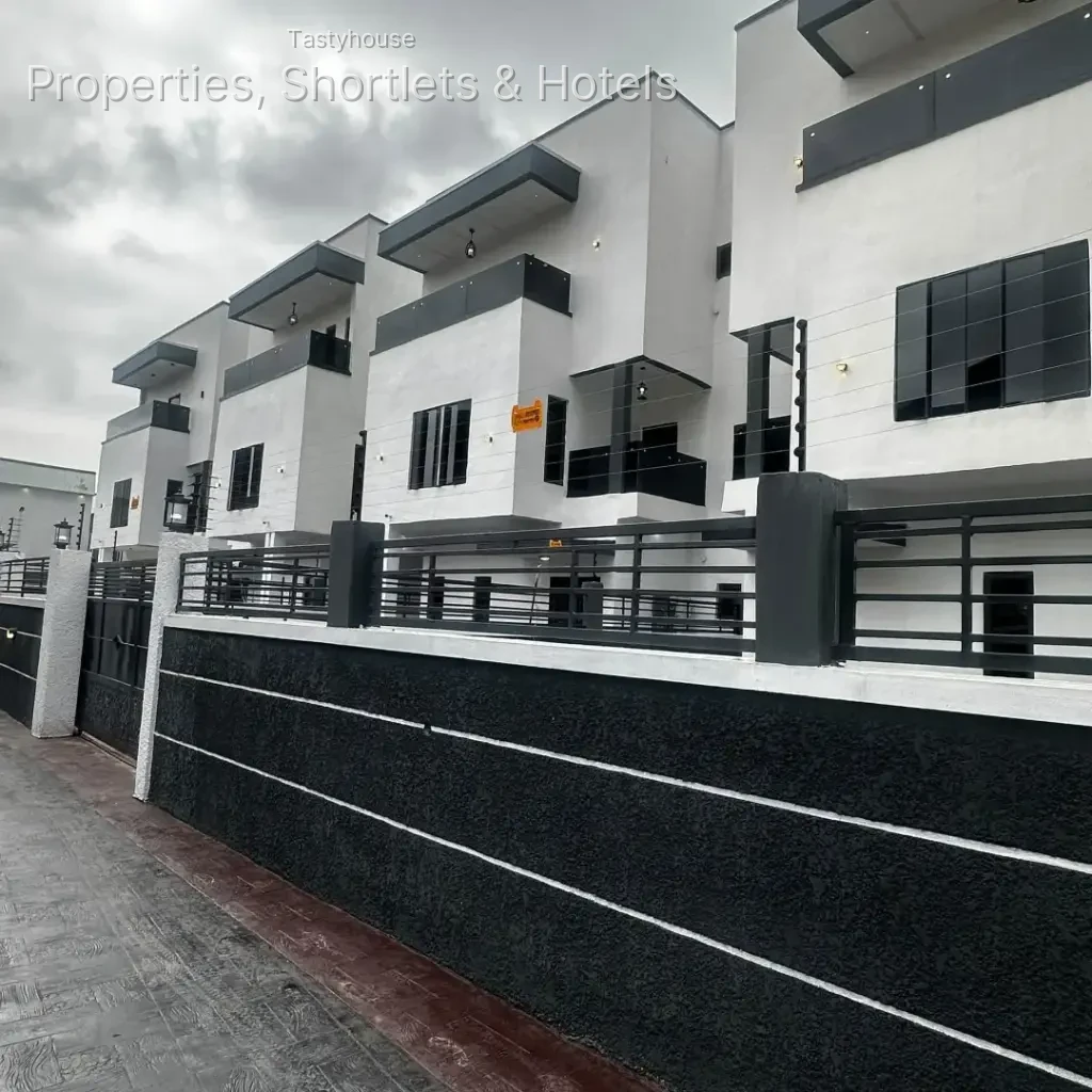 4 – BEDROOM FULLY DETACHED DUPLEXES+BQ