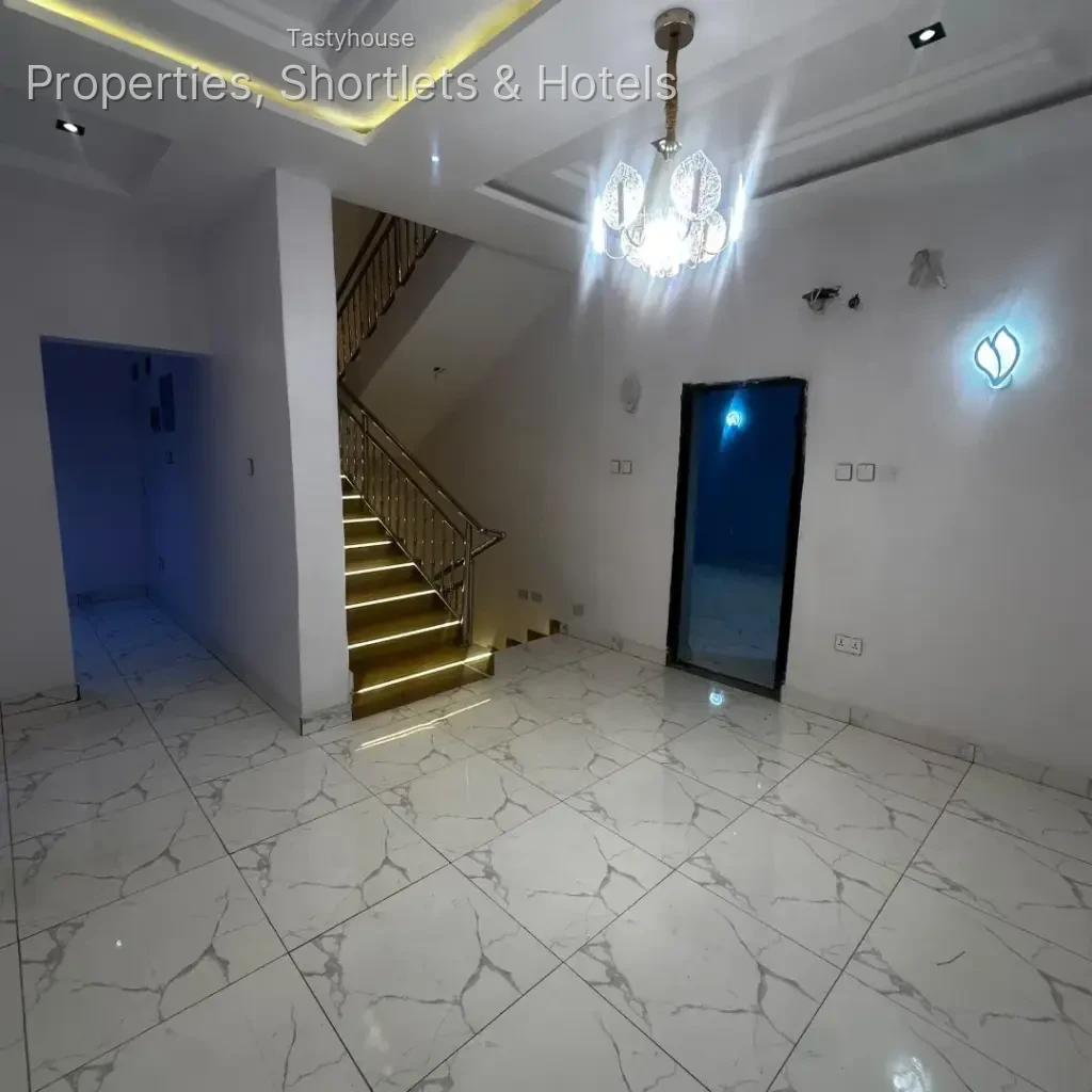 4 – BEDROOM FULLY DETACHED DUPLEXES+BQ
