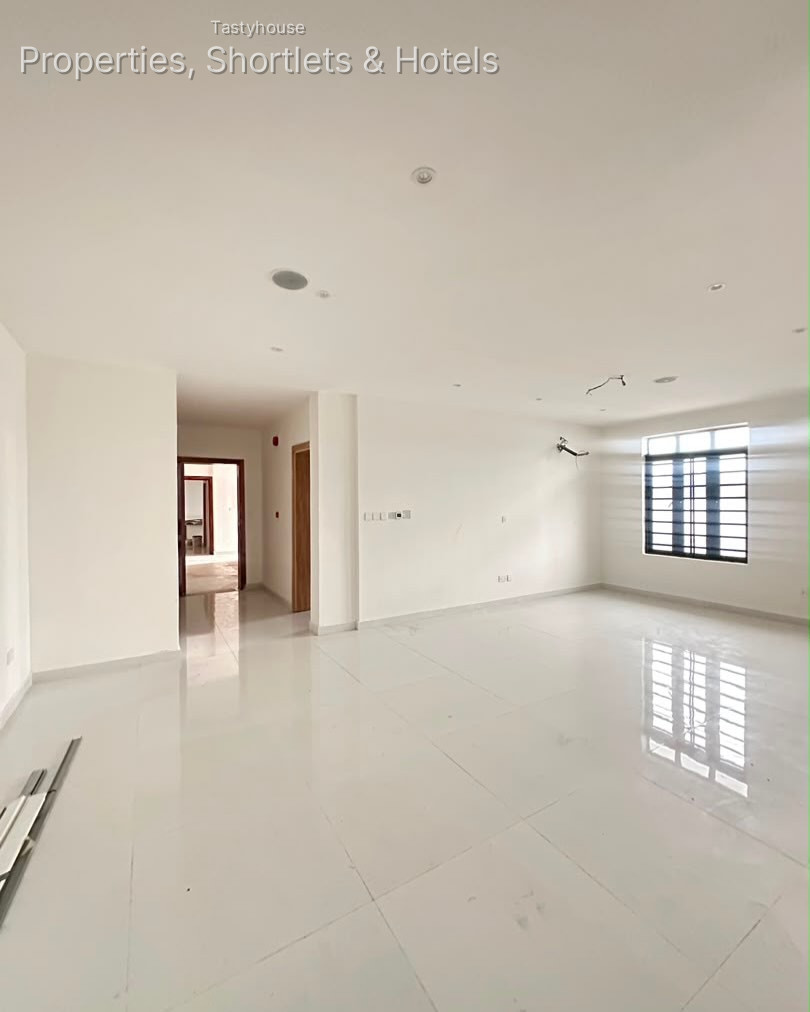 Exquisite Luxury Spacious 2 Bedroom Apartment with Swimming pool and Elevator