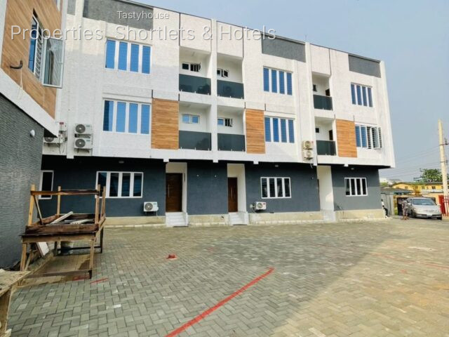 4 BEDROOM TERRACE DUPLEX PLUS BỌ IN A TRANQUIL