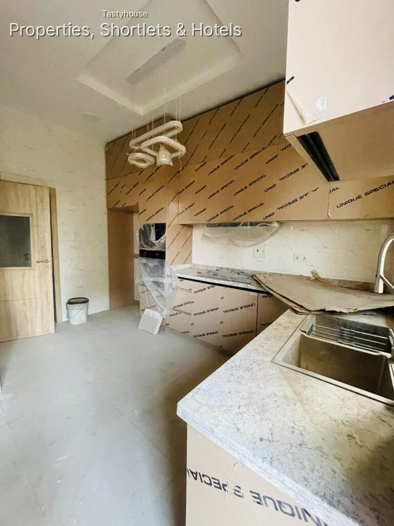 4 BEDROOM TERRACE DUPLEX PLUS BỌ IN A TRANQUIL