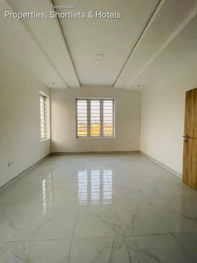 4 BEDROOM TERRACE DUPLEX PLUS BỌ IN A TRANQUIL
