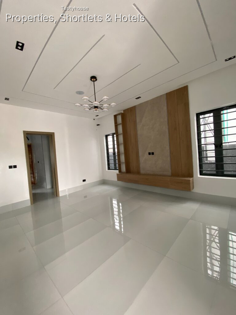 4 BEDROOM SEMI DETACHED DUPLEX
