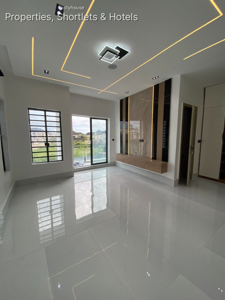 4 BEDROOM SEMI DETACHED DUPLEX