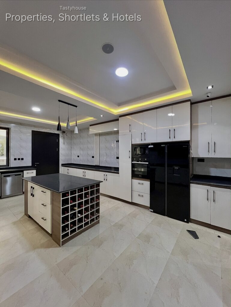 6 Bedroom Fully DetachedDuplex with Cinema, 2-Room BQ,
