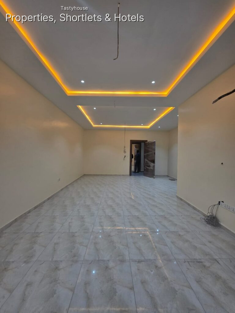 4 Bedroom Terrace Duplex With Bq