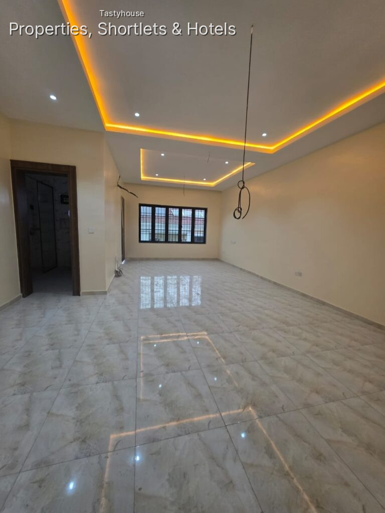 4 Bedroom Terrace Duplex With Bq