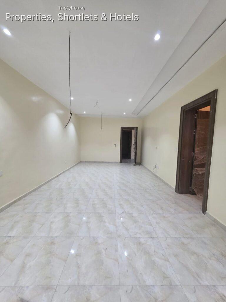 4 Bedroom Terrace Duplex With Bq