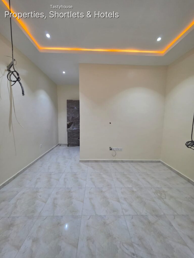 4 Bedroom Terrace Duplex With Bq