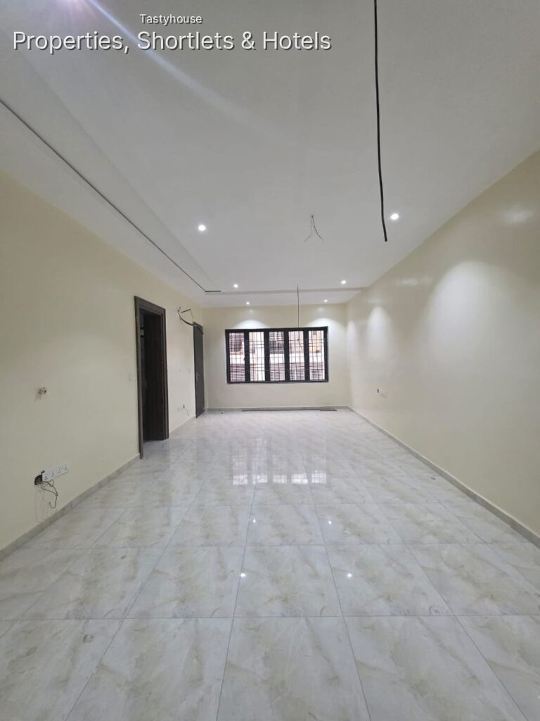 4 Bedroom Terrace Duplex With Bq