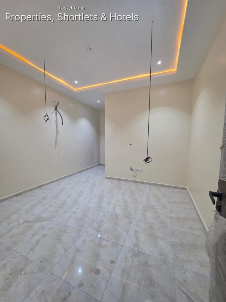 4 Bedroom Terrace Duplex With Bq