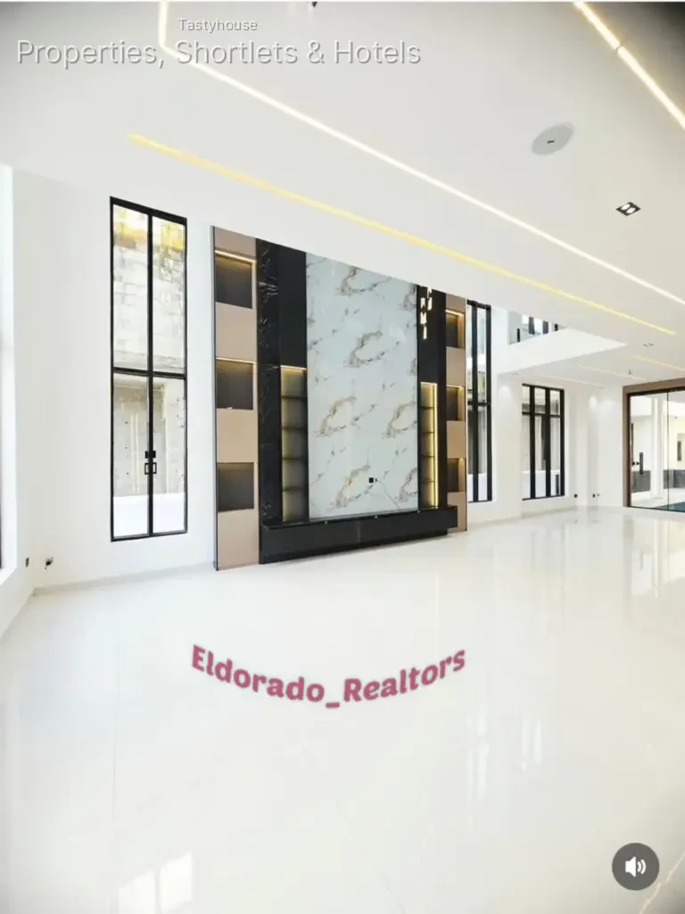STUNNING 5-BEDROOM DETACHED DUPLEX + Bọ