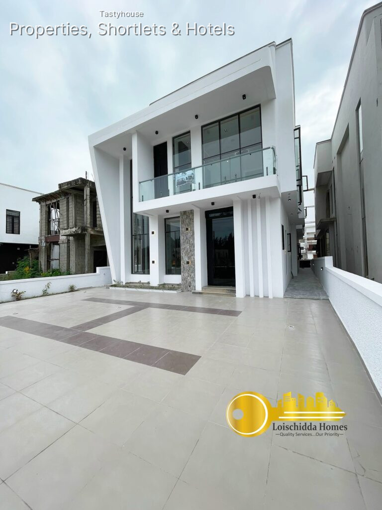 CONTEMPORARY 5BEDROOM FULLY DETACHED DUPLEX