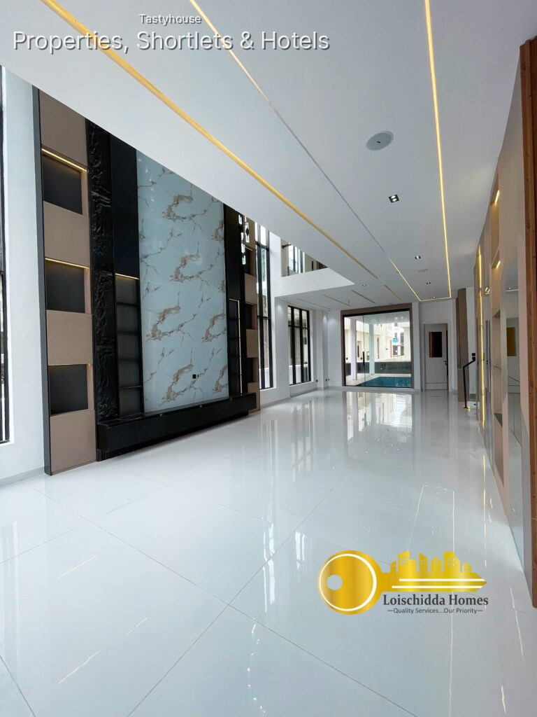 CONTEMPORARY 5BEDROOM FULLY DETACHED DUPLEX