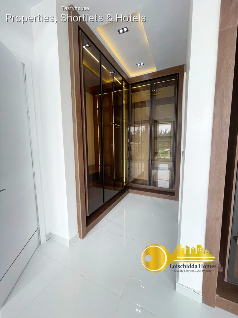 CONTEMPORARY 5BEDROOM FULLY DETACHED DUPLEX