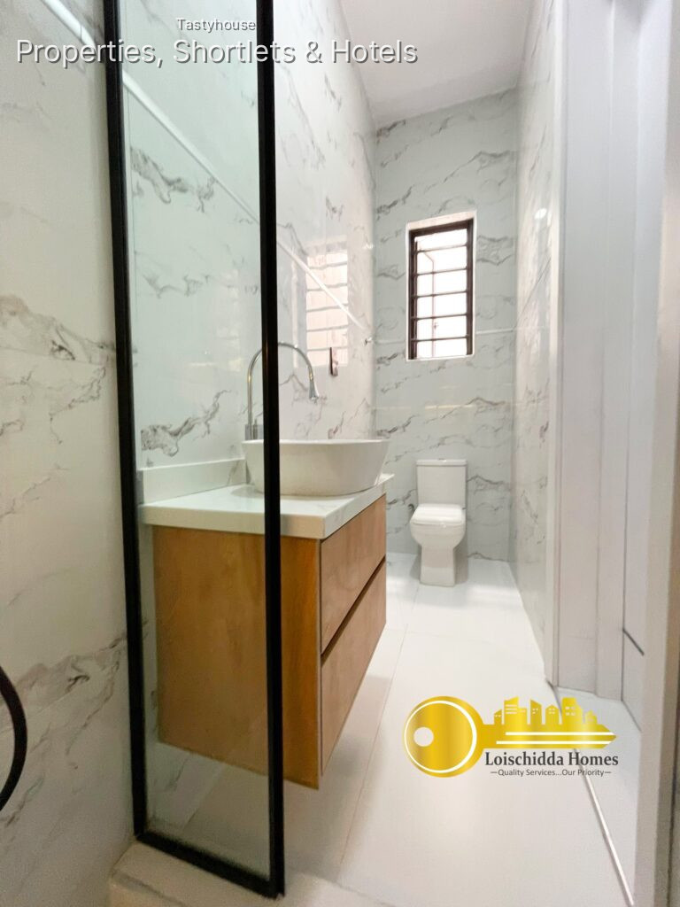 CONTEMPORARY 5BEDROOM FULLY DETACHED DUPLEX