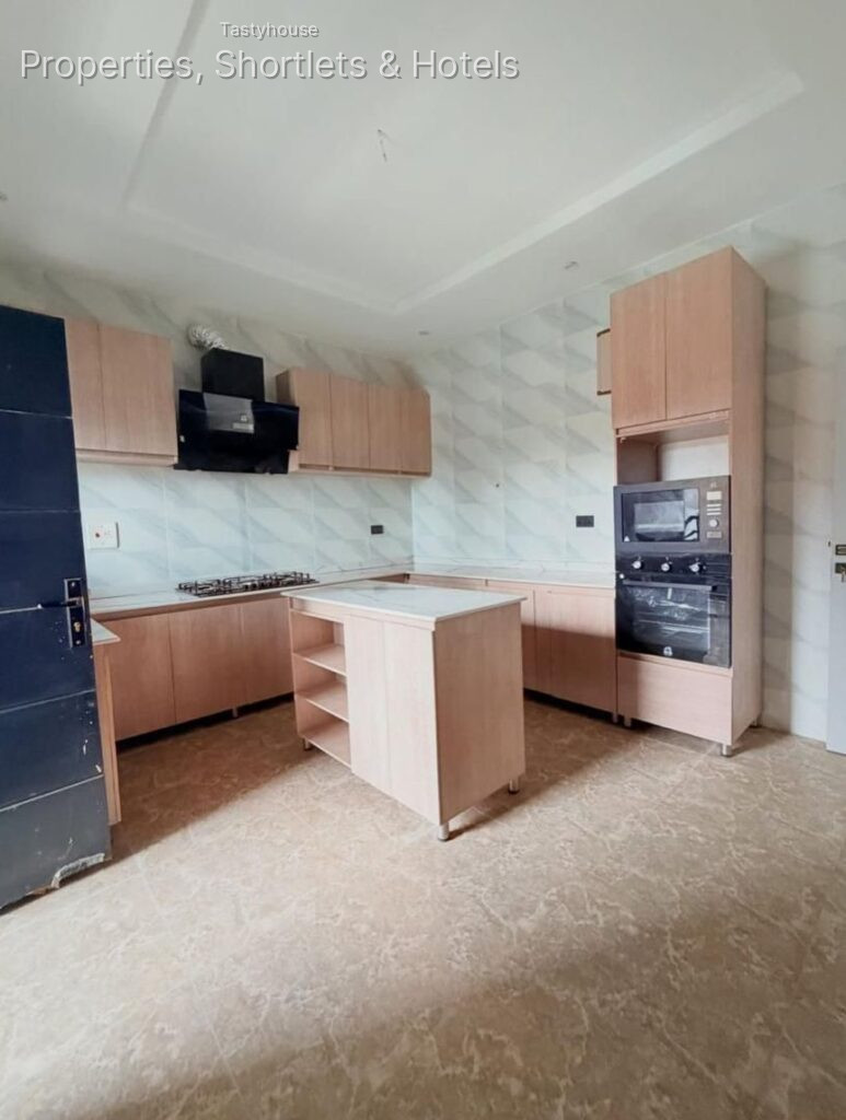 4 BEDROOM SELF COMPOUND TERRACE DUPLEX WITH BỌ