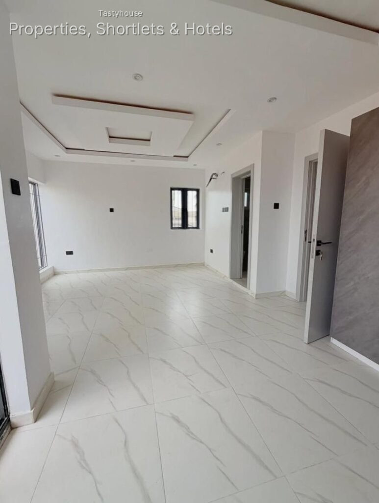 4 BEDROOM SELF COMPOUND TERRACE DUPLEX WITH BỌ