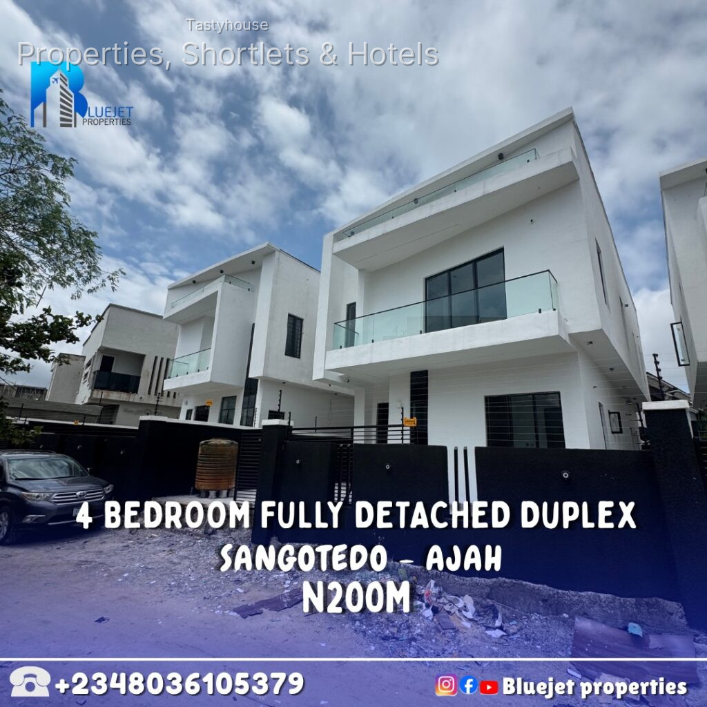 4 BEDROOM FULLY DETACHED DUPLEX