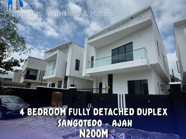 4 BEDROOM FULLY DETACHED DUPLEX