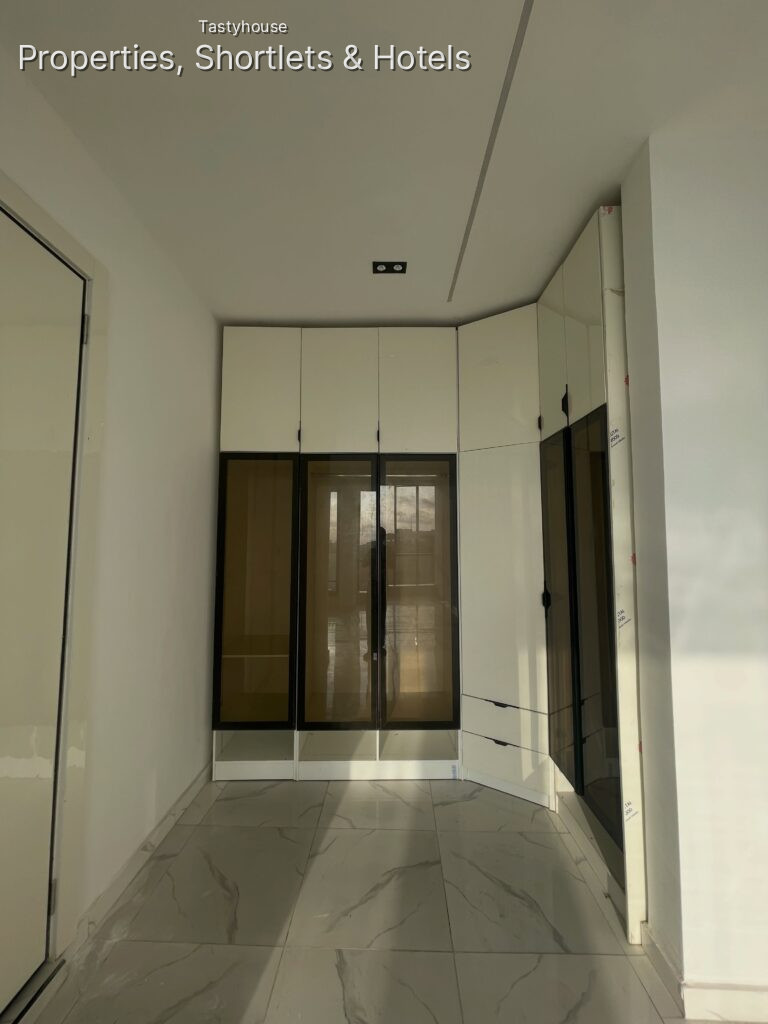 2 Bedroom flat