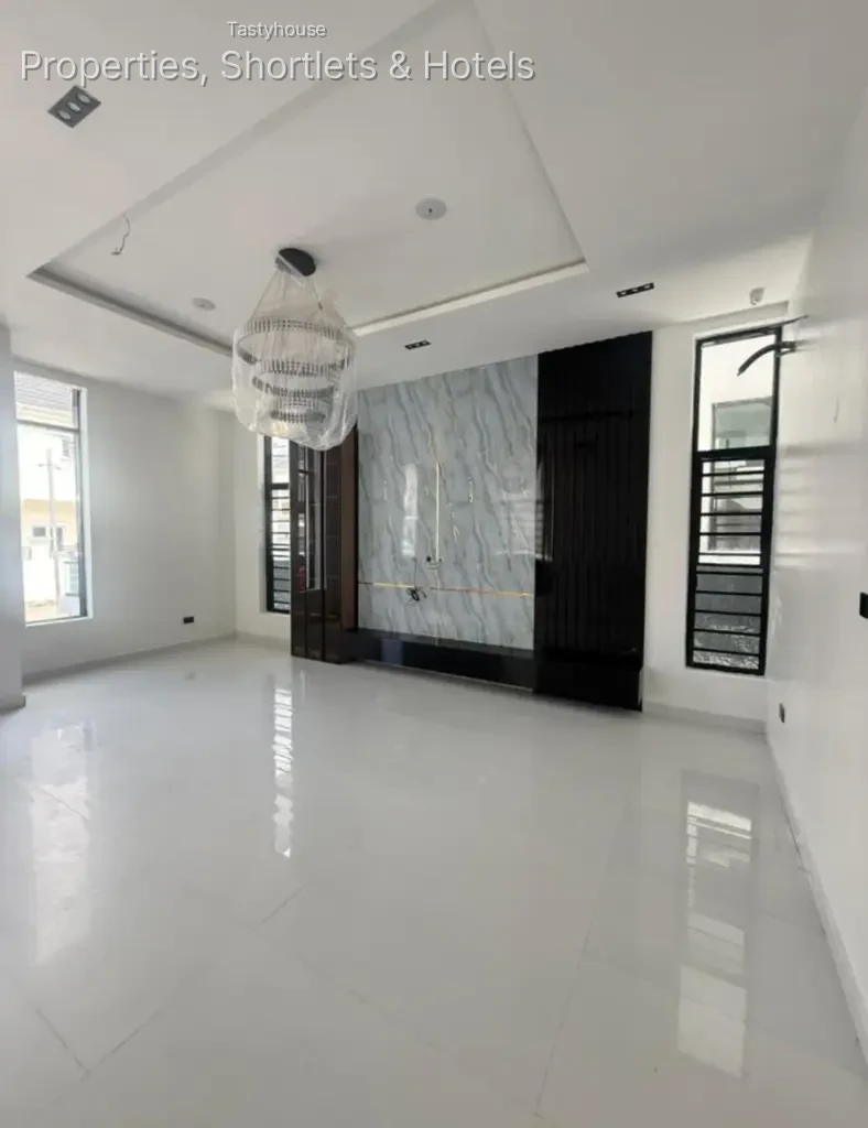 4 Bedroom Fully Detached Duplex