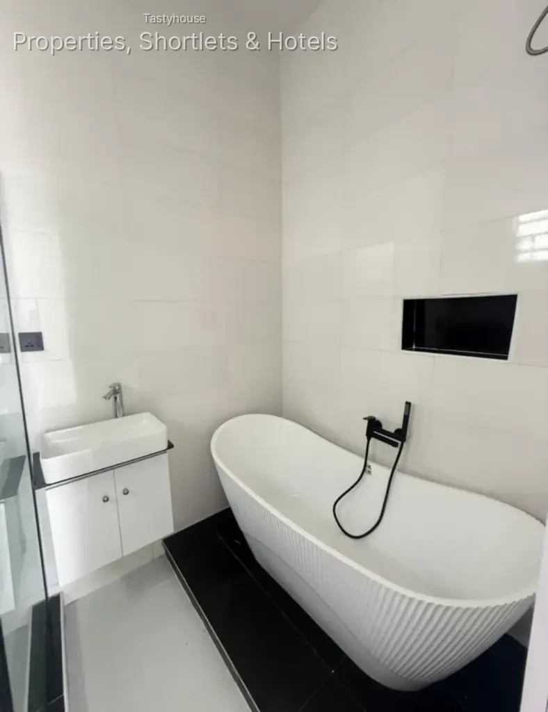 4 Bedroom Fully Detached Duplex