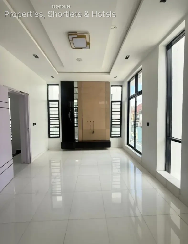 4 Bedroom Fully Detached Duplex