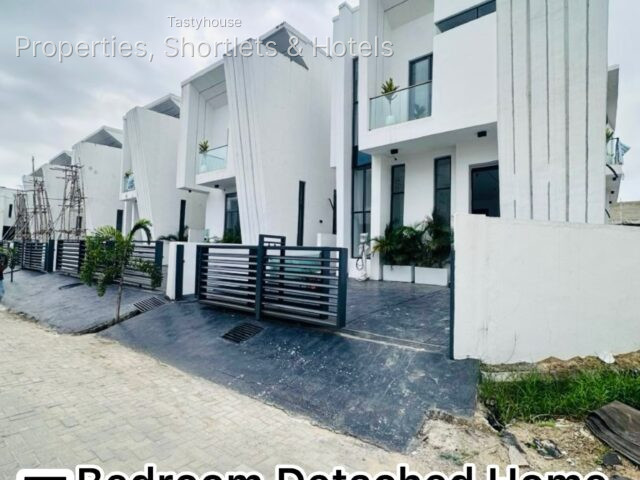 Exquisitely built 5 BEDROOM DETACHED DUPLEX