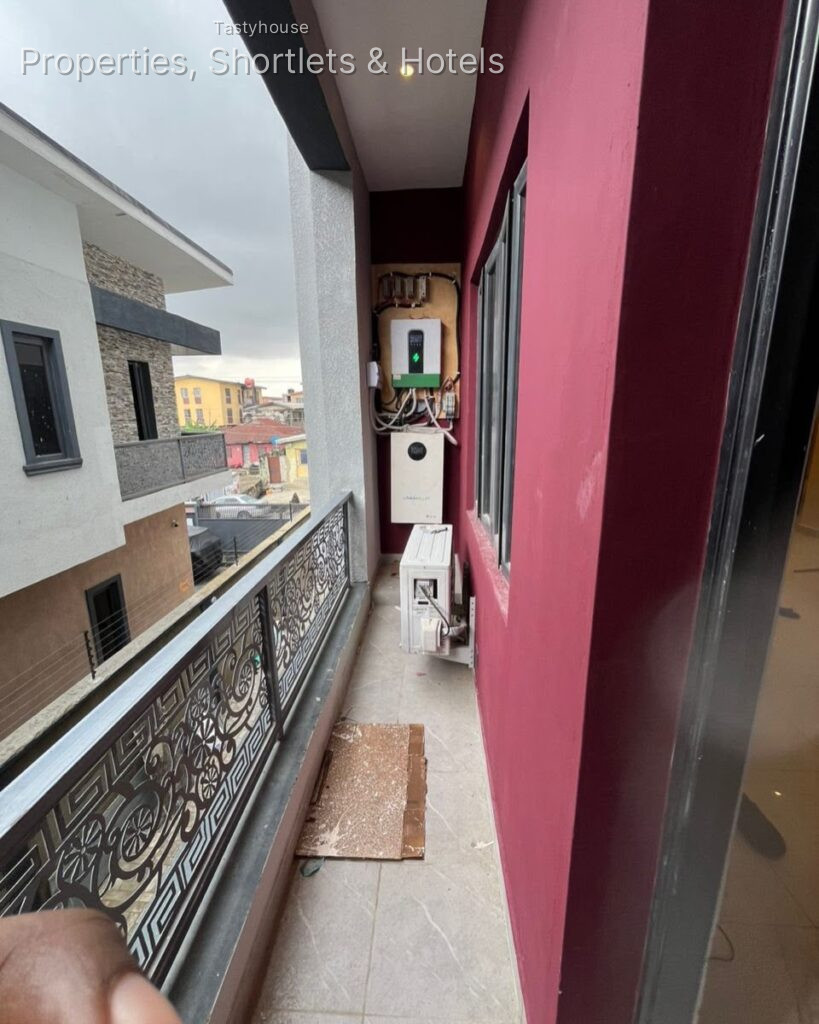 NEWLY BUILT 3 BEDROOM APARTMENT
