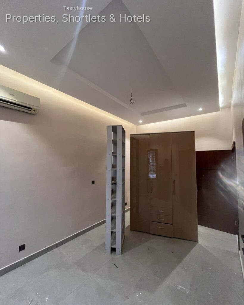 NEWLY BUILT 3 BEDROOM APARTMENT