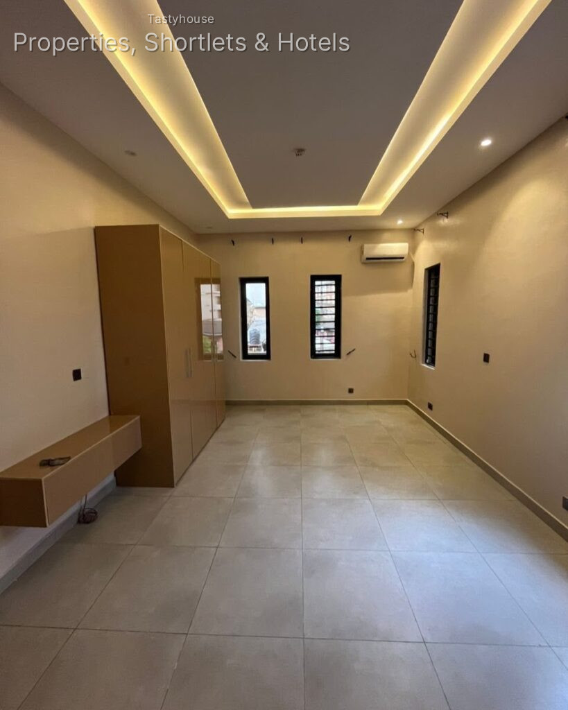 NEWLY BUILT 3 BEDROOM APARTMENT