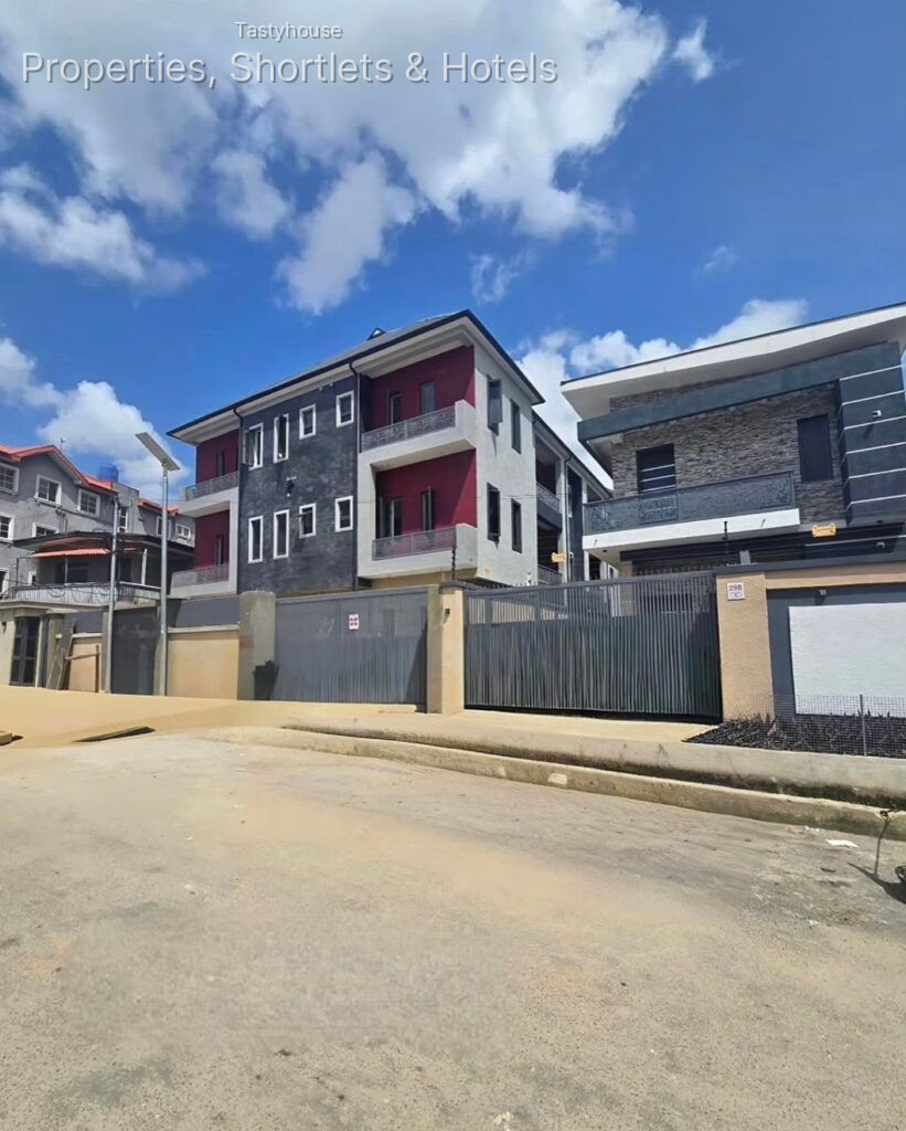 NEWLY BUILT 3 BEDROOM APARTMENT