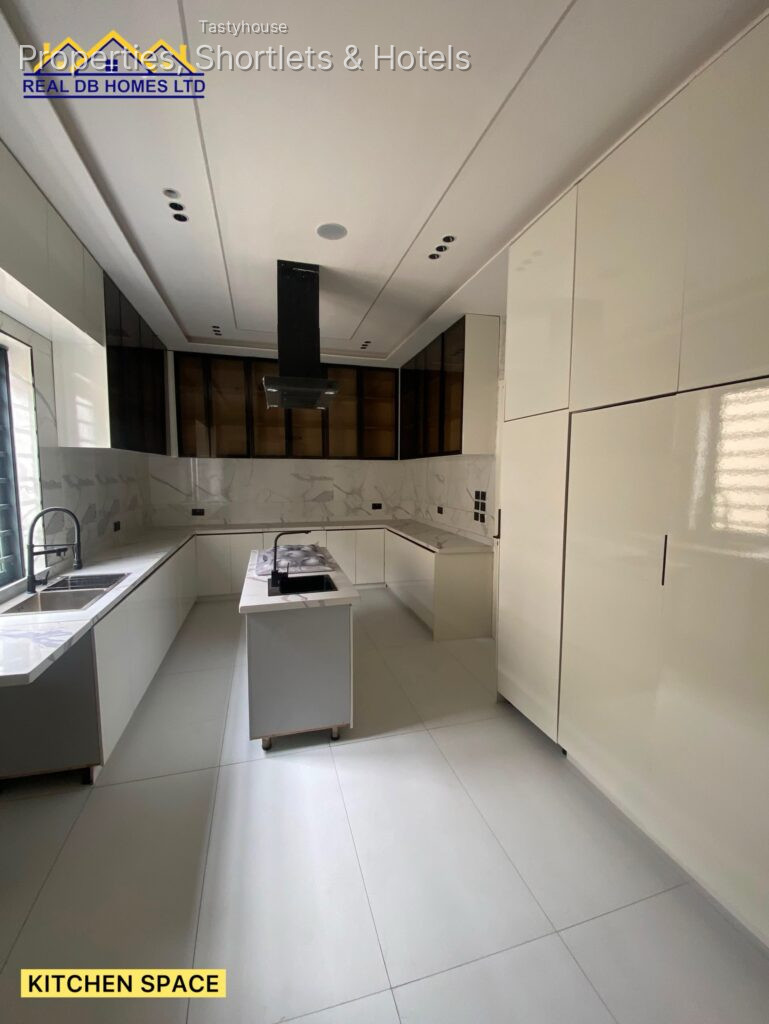 6 BEDROOM CONTEMPORARYDESIGN DUPLEX WITH 1 ROOM BỌ